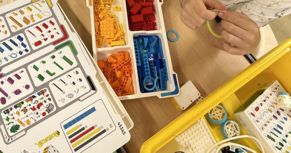 LEGO